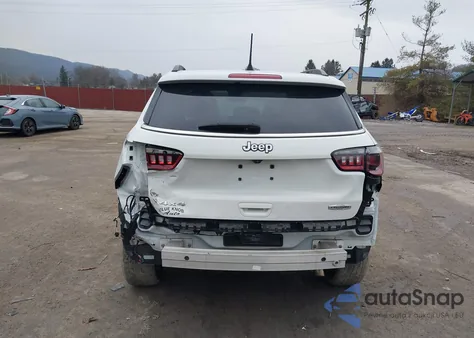 2022 Jeep Compass Latitude 4X4 from USA, damaged, VIN 3C4NJDBBXNT199982